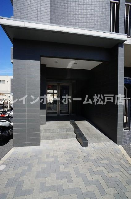 【非対面対応】接客・申込・契約オンライン！LINE×相談可！のエントランス