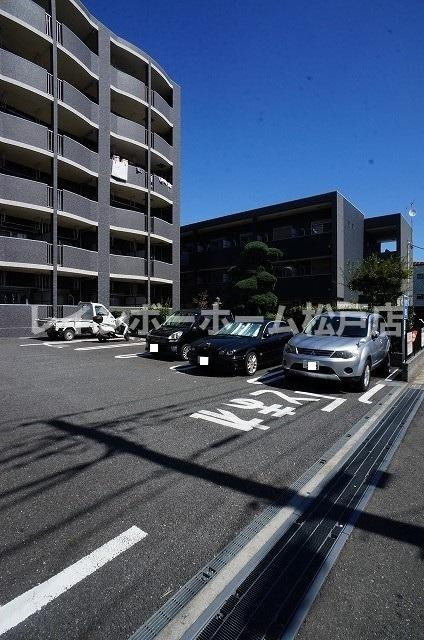【非対面対応】接客・申込・契約オンライン！LINE×相談可！の駐車場
