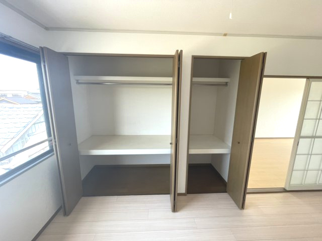 クレール大善寺の駐車場