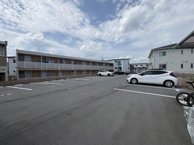 サンサージュ加納原田Ⅱの駐車場