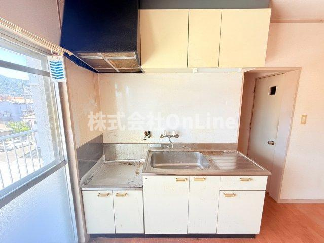 八尾市東山本新町４丁目の賃貸マンションのキッチン