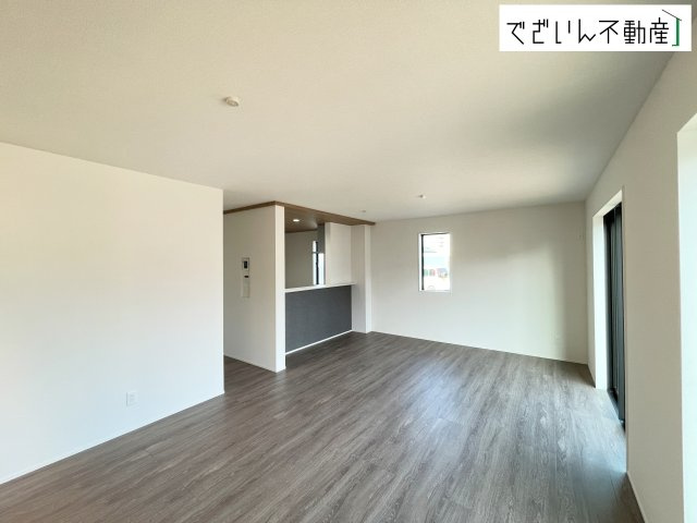 【居間・リビング】 | GRAFARE鴻巣市下忍3期　新築住宅 | ≪2号棟≫
現地(2026年7月撮影)