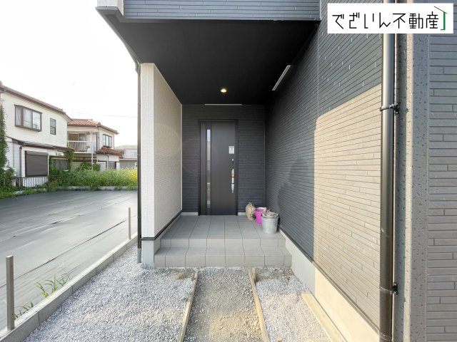 【玄関】 | GRAFARE鴻巣市下忍3期　新築住宅 | ≪2号棟≫
現地(2026年7月撮影)