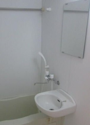 足立区竹の塚１丁目の賃貸マンションの洗面所