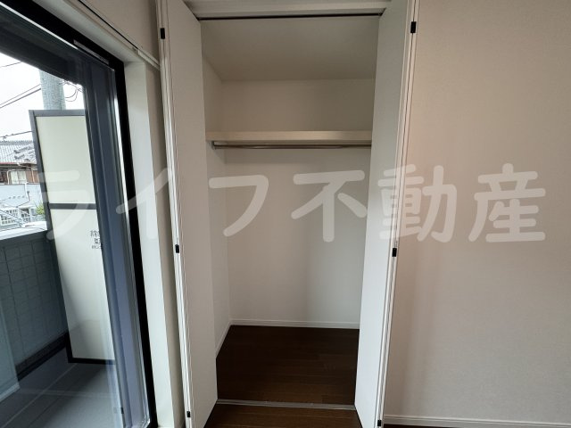 セレニティ荒本B棟の収納|こまごまとしたものを収納できそうですね