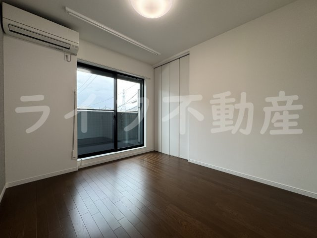 セレニティ荒本B棟の内装|明るい色調の室内です