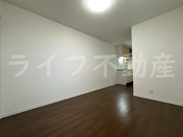 セレニティ荒本B棟の洋室|使い勝手のいい洋室です