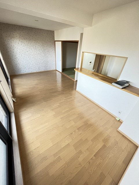 NTPRレジデンス甲子園四番町の居間・リビング
