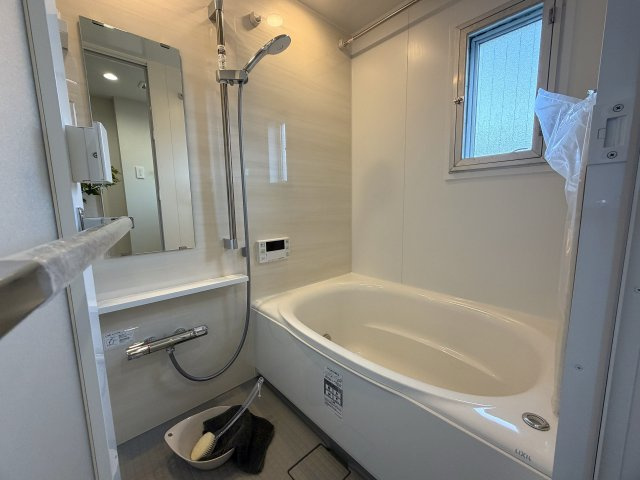 駅からのちょうど良い距離感がGOOD！！ワイドなカタチで使いやすさもあり、南東角部屋で採光・眺望は最高です！！アフターサービスがあるのもウレシイ『希望ヶ丘グリーンハイツ１号棟』リフォームの浴室|日々の疲れを癒すお風呂付です