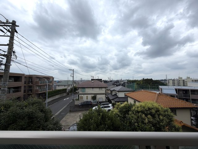 駅からのちょうど良い距離感がGOOD！！ワイドなカタチで使いやすさもあり、南東角部屋で採光・眺望は最高です！！アフターサービスがあるのもウレシイ『希望ヶ丘グリーンハイツ１号棟』リフォームの展望