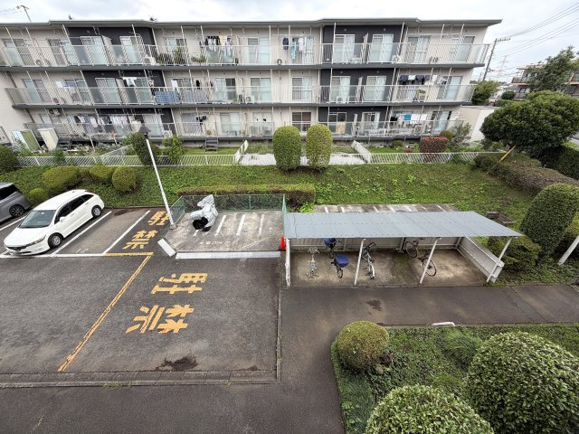 駅からのちょうど良い距離感がGOOD！！ワイドなカタチで使いやすさもあり、南東角部屋で採光・眺望は最高です！！アフターサービスがあるのもウレシイ『希望ヶ丘グリーンハイツ１号棟』リフォームの駐車場|駐車場の用意があります