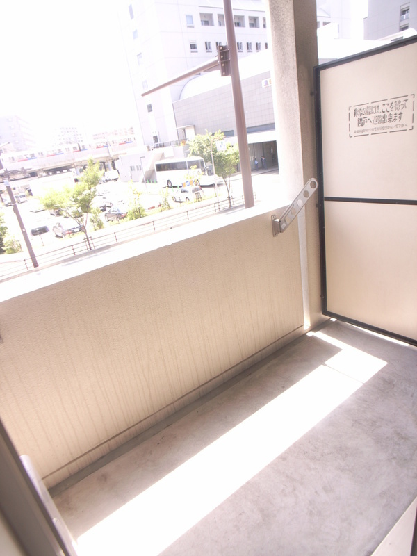 エンクレスト吉塚駅前　5階のバルコニー|別号室（反転タイプ）のものです。現状優先です。