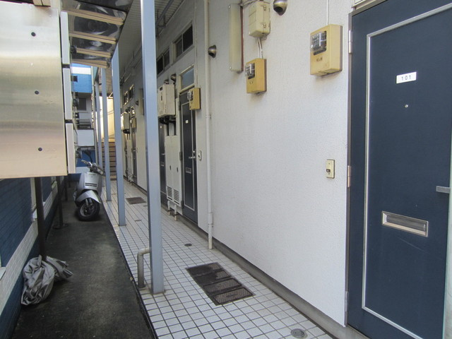 ホワイトハイツ豊島のその他共用部分|廊下部分となっています。