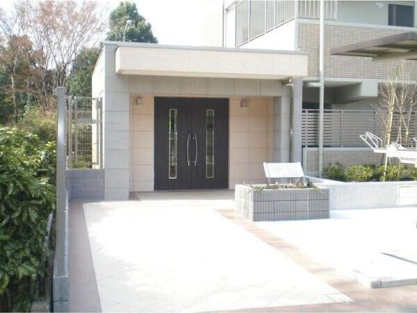 パークビュー仲町台のエントランス| 
