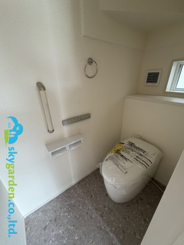 茅ヶ崎市東海岸南6丁目　新築戸建　全３棟2号棟のトイレ|タンクレストイレ