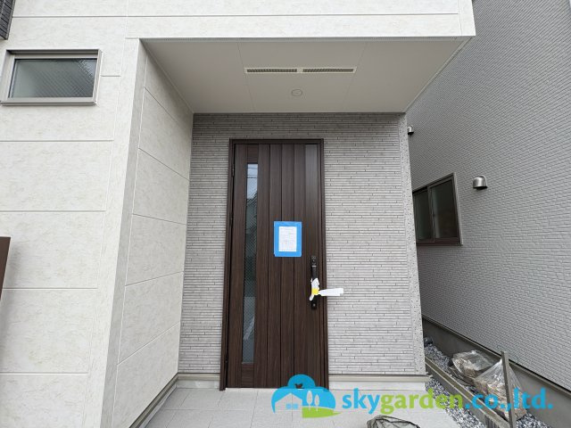 茅ヶ崎市東海岸南6丁目　新築戸建　全３棟2号棟の外観|玄関ポーチの様子