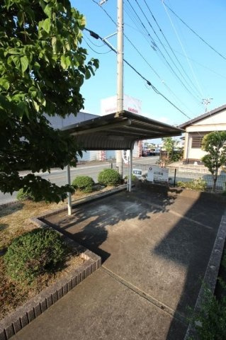 セジュール・アークBの駐車場