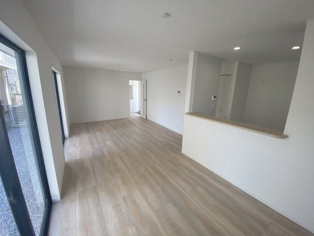 うるま市勝連南風原　第6（全2棟）ラスト2号棟の居間・リビング|※同仕様写真です