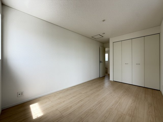 うるま市勝連南風原　第6（全2棟）ラスト2号棟の洋室|※同仕様写真です