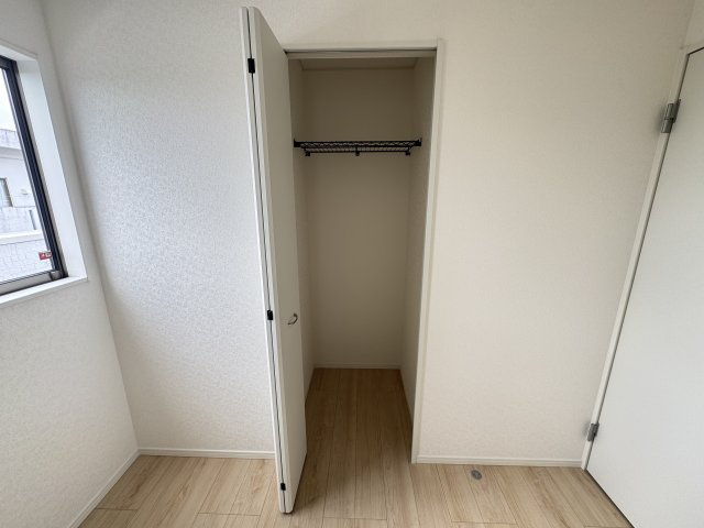 うるま市勝連南風原　第6（全2棟）ラスト2号棟の収納|2号棟　洋室3.7帖＋CL付き♪