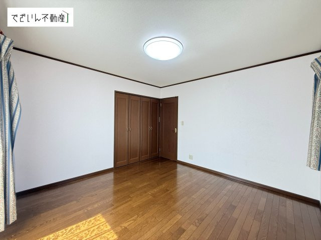 【洋室】 | 本庄市寿2丁目　中古住宅   | 現地(2026年7月撮影)
２階８帖洋室