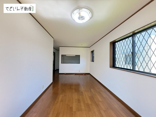 【居間・リビング】 | 本庄市寿2丁目　中古住宅   | 現地(2026年7月撮影)