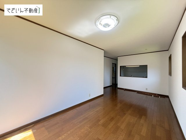 【居間・リビング】 | 本庄市寿2丁目　中古住宅   | 現地(2026年7月撮影)