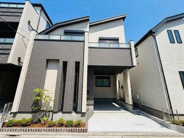 江戸川区南篠崎町1丁目 新築戸建の外観|シャープなフォルムと上質な外観デザイン。毎日の帰宅が楽しみになる住まい。