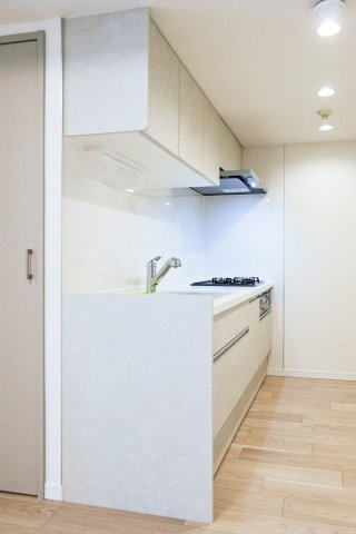 シーアイマンション池袋西のキッチン|シーアイマンション池袋西：浄水機能付水栓が付いたシステムキッチンです！