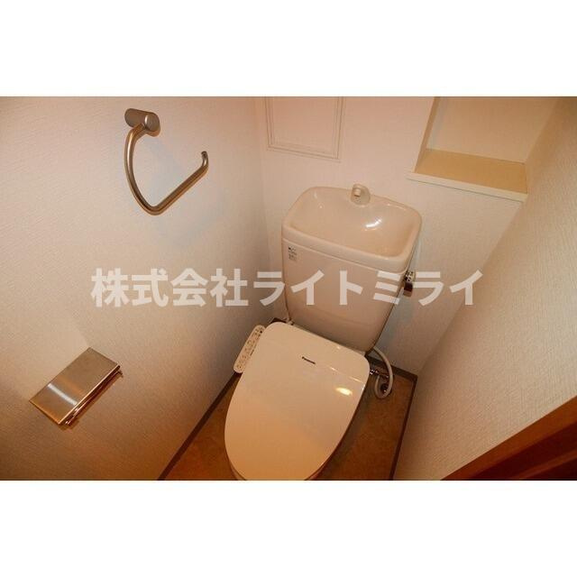 ドルフ後楽園ステーションフロントのトイレ|温水洗浄便座付 