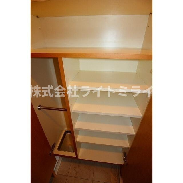 ドルフ後楽園ステーションフロントの内装|シューズボックス 