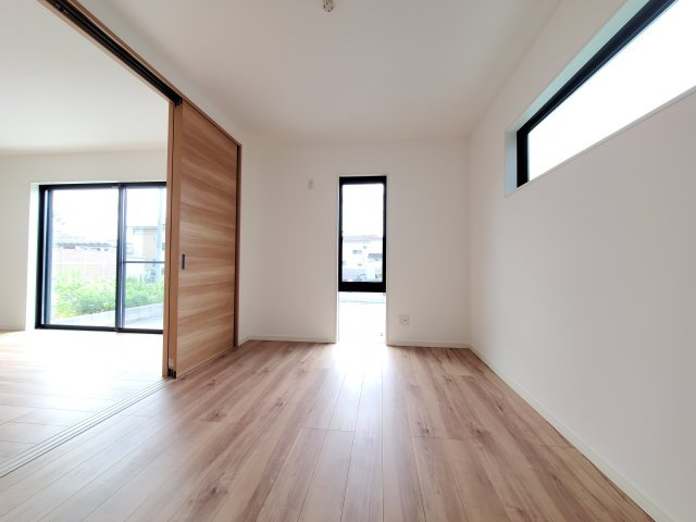 三郷市　新和2丁目　新築戸建　　全1棟の洋室|施工例です