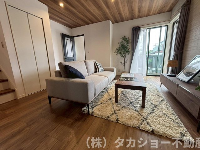 【居間・リビング】 | 市原市八幡　築浅戸建