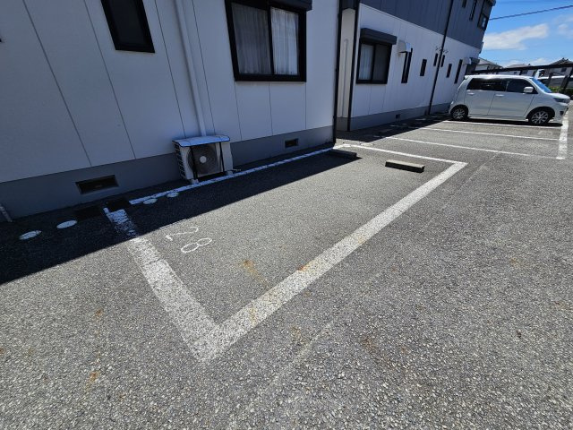 アイクスコートK・Lの駐車場