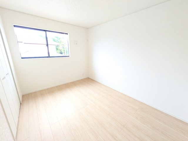 つくば市高見原　第17　新築戸建て　3号棟の洋室|陽当たりの良い明るい洋室です♪