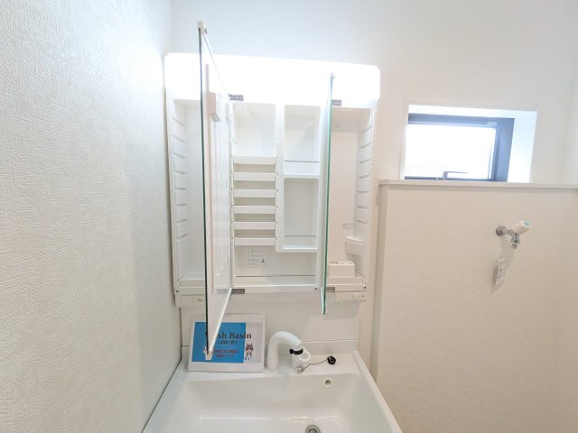 つくば市高見原　第17　新築戸建て　3号棟の独立洗面台