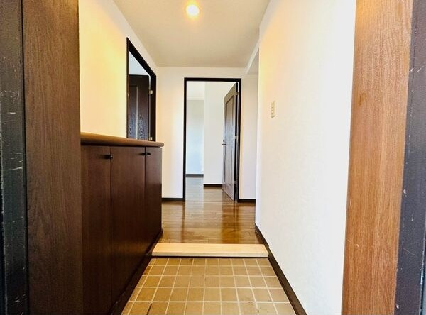 パークノヴァ上社北の玄関