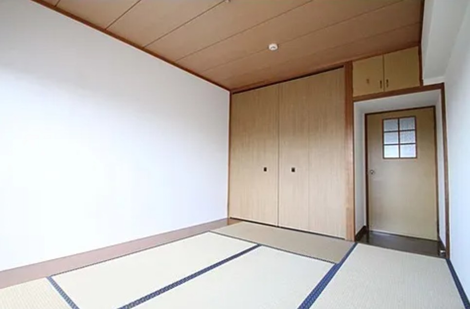 コンフォール稲荷前の和室