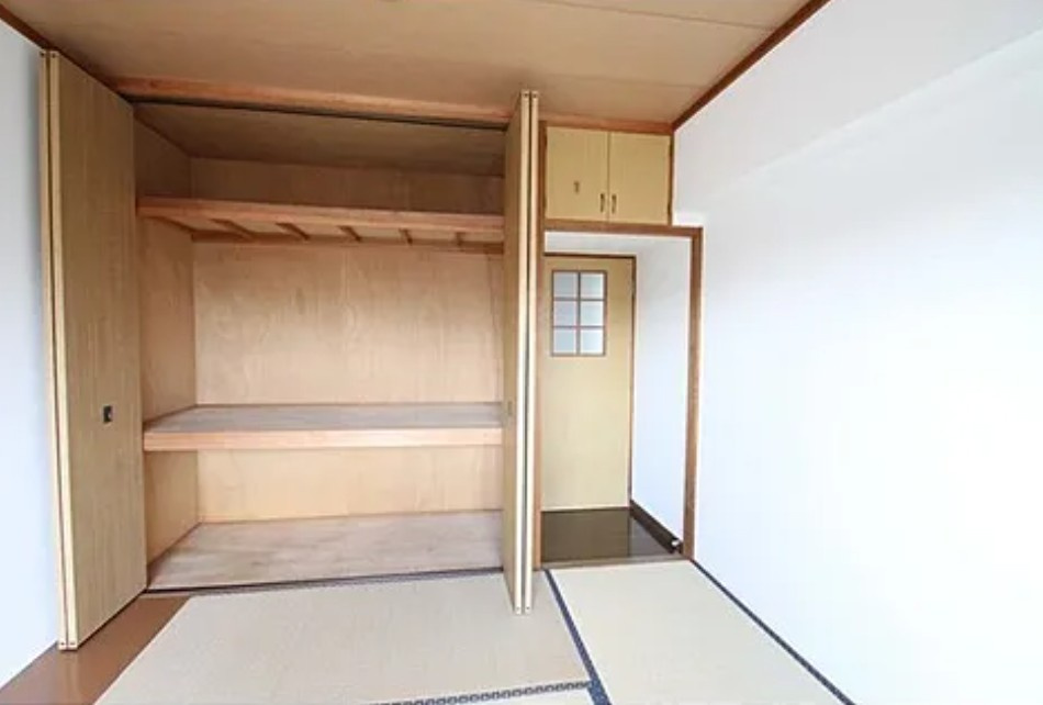 コンフォール稲荷前の収納
