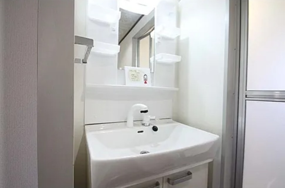 コンフォール稲荷前の独立洗面台