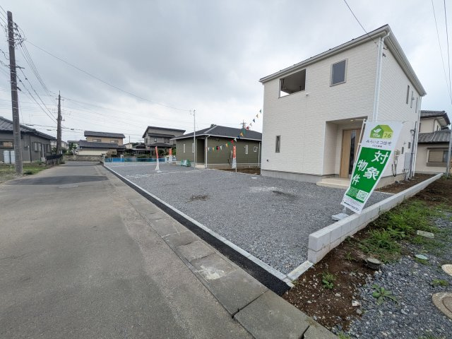 つくば市高見原　第17　新築戸建て　1号棟の前面道路含む現地写真|写真だけでは伝わらない快適さを、ぜひ現地で体感しませんか？
即日見学可能です！平日のご案内も可能です♪
お気軽にお問合せまたはお電話ください！
0297-86-8370まで【リアライズ不動産】