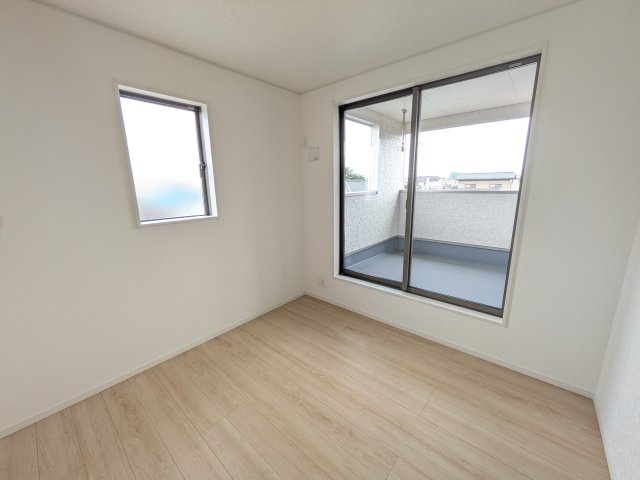 つくば市高見原　第17　新築戸建て　1号棟の洋室|陽当たりの良い明るい洋室です♪