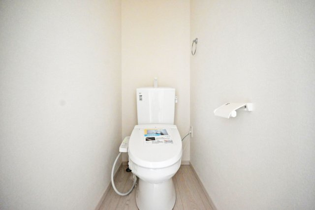 テラシエ南野1丁目新築一戸建て│4LDK+駐車2台可のトイレ|1・2階に1か所ずつウォッシュトイレを導入しています。