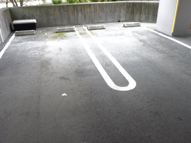 ドミール・シモハタの駐車場