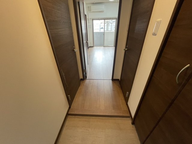YAKUIN 037 RESIDENCE　高宮小学校区の玄関|YAKUIN 037 RESIDENCE
