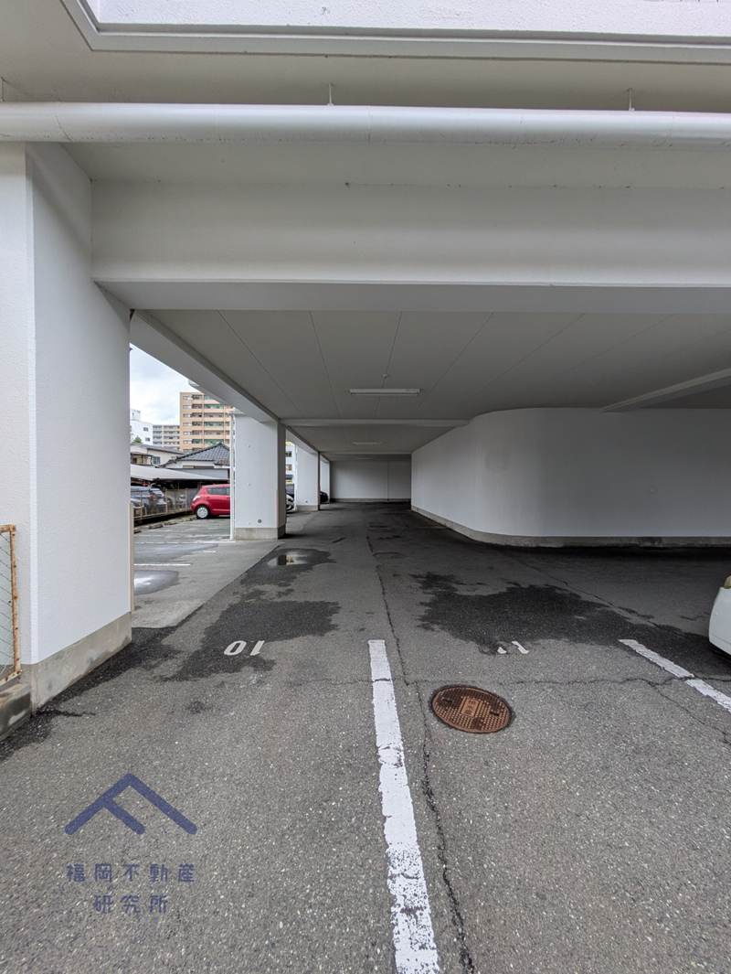 アブニール佐賀駅前壱番館の駐車場