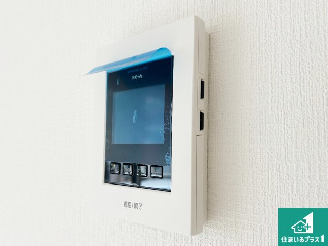 ◆阪南市箱作　第3期　新築一戸建ての防犯設備|カラーモニターインターホン！声だけでなく来訪者の姿や顔がモニターで確認できるので、小さなお子様がいらっしゃるご家庭でも安心できます！