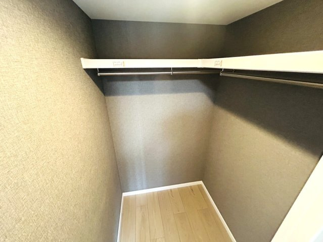 小・中・高校が徒歩10分圏内で通学にも嬉しい♪どんどん綺麗になる【星川駅】が最寄り！探せば楽しい名店も意外とある街、それが『ビッグヴァン桜ケ丘』フルリフォームの収納