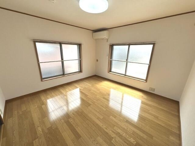 ２面採光の明るいお部屋