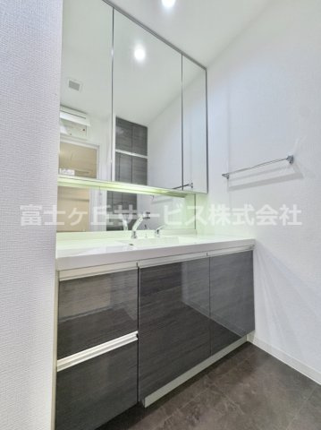 【独立洗面台】 | シティライフ豊橋前田町 中古マンション | 独立洗面台で身支度をすべて済ませてしまいましょう